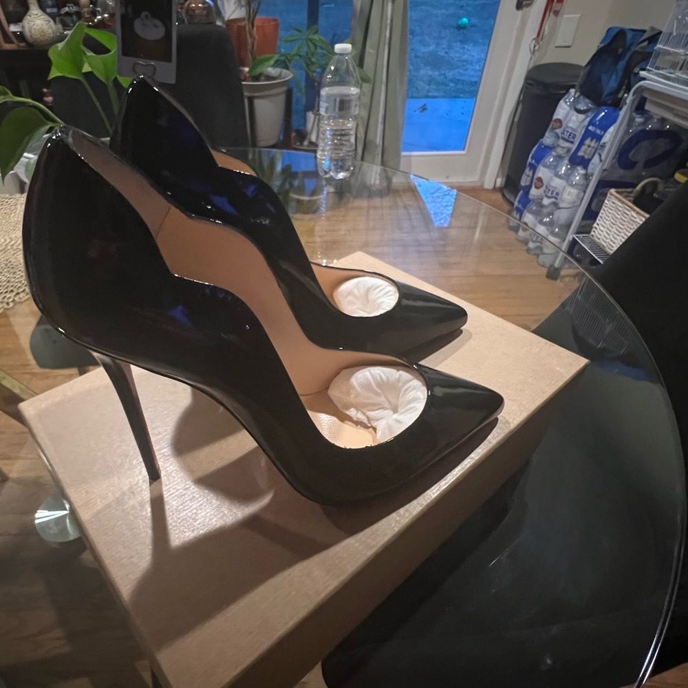 Christian Louboutin Hot Chick
